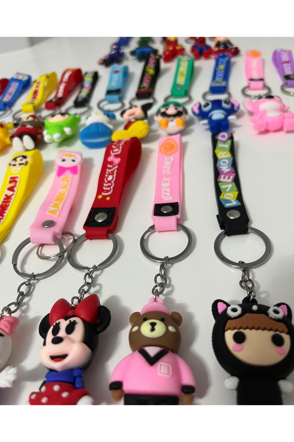 5 Adet Çeşitli 3D Anahtarlık Micky Pikaçu Hello Kitty Basketbolcu Mario Figür Karışık Gönderilir - 5