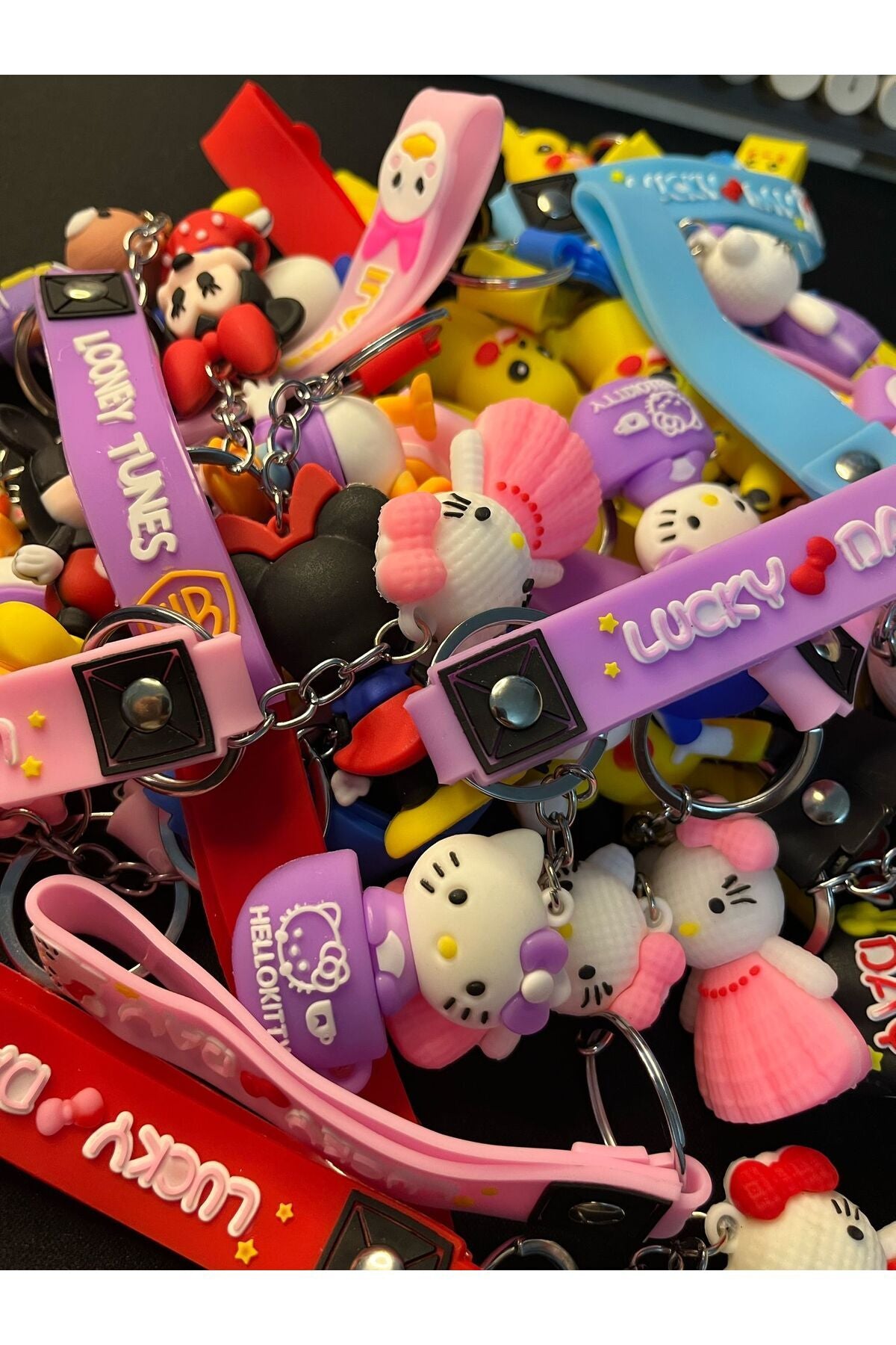 4 Adet Karışık 3d Anahtarlık Karışık Gönderilir Micky Pikaçu Hello Kitty Basketbolcu Mario - 4