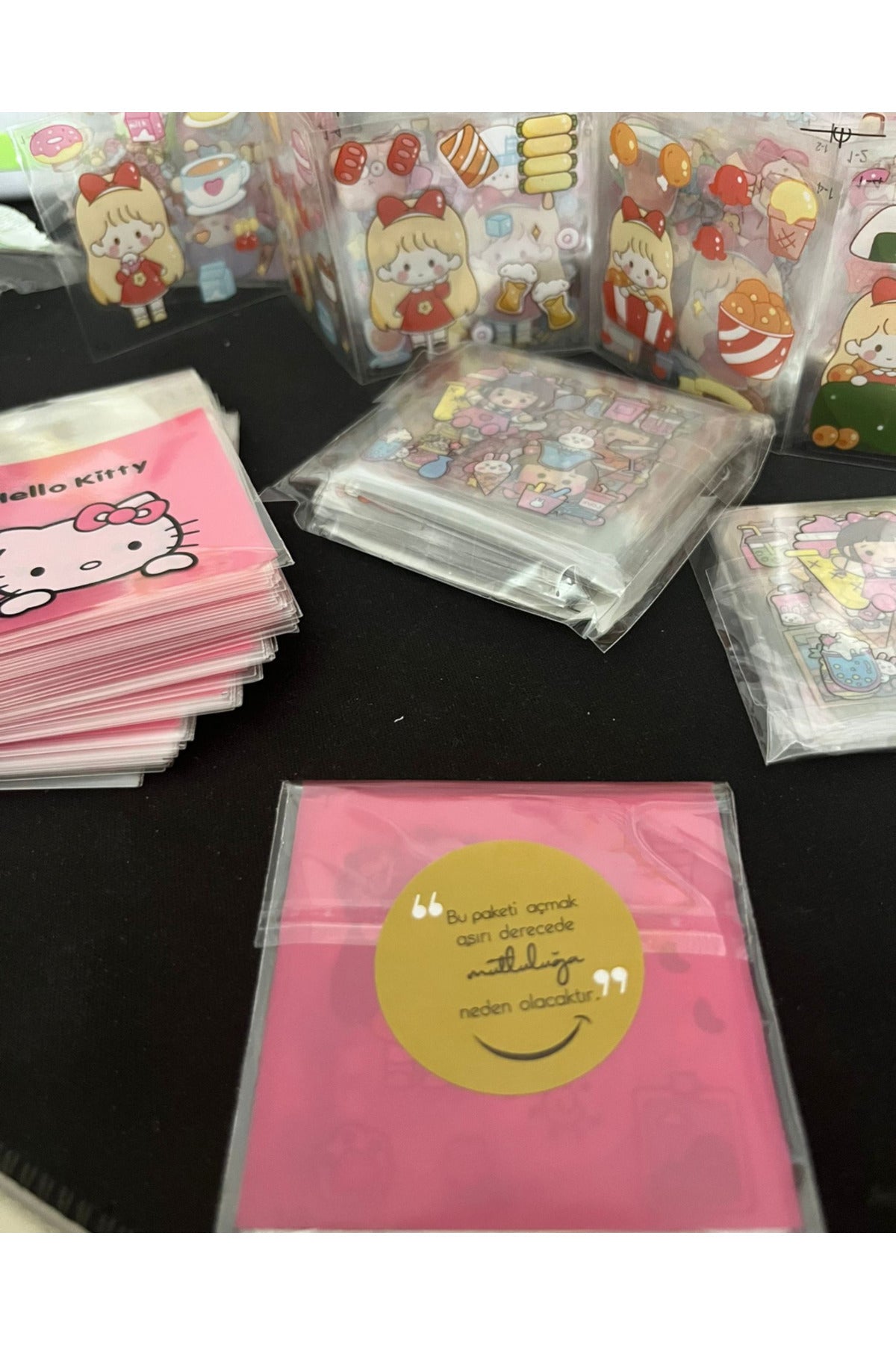 20 Adet Kare Sticker Set Karışık Şekilli Hello Kitty Kuromi Sanrio Poşetli Mini Bant Hediyeli - 4