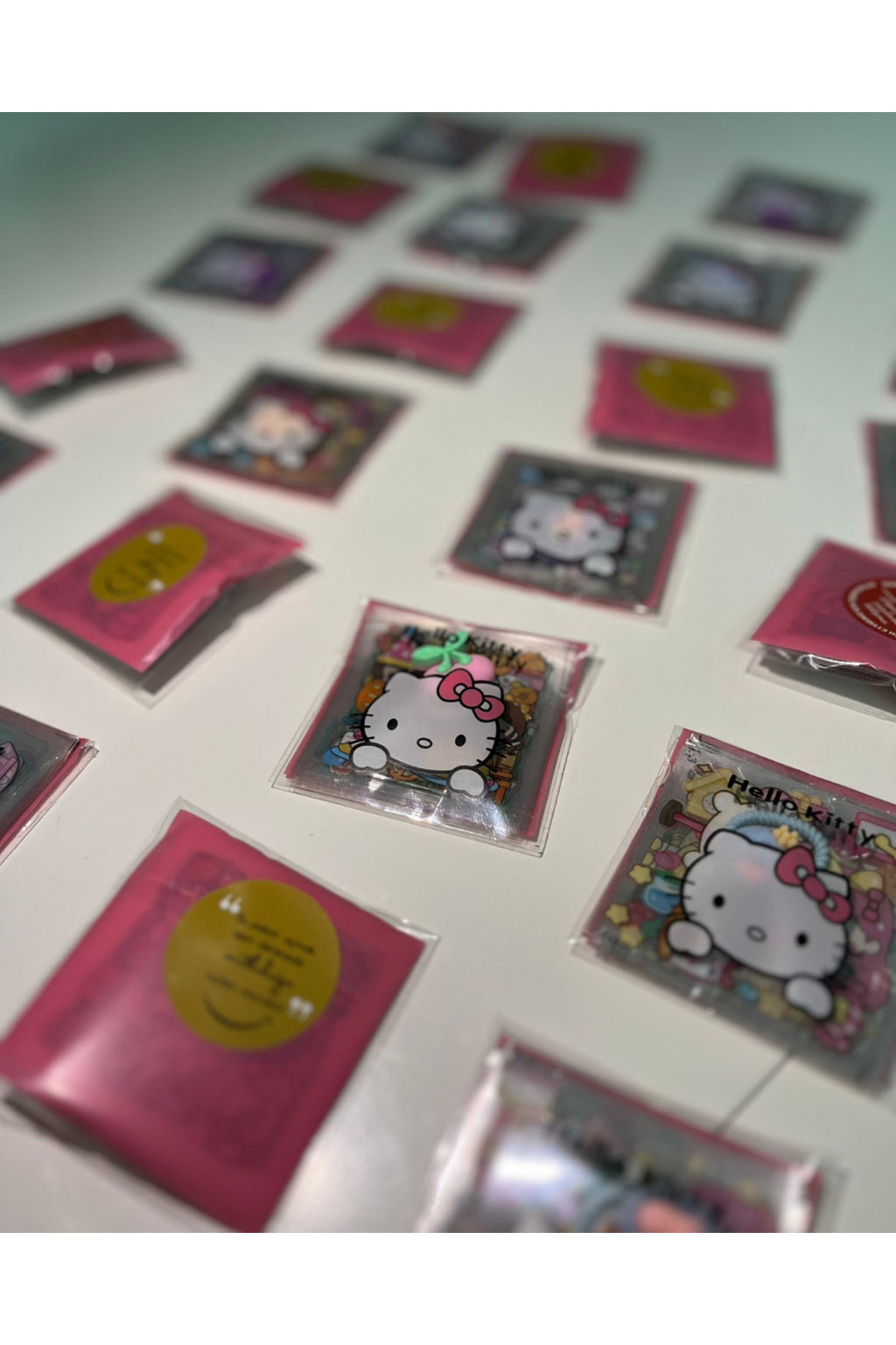 20 Adet Kare Sticker Set Karışık Şekilli Hello Kitty Kuromi Sanrio Poşetli Mini Bant Hediyeli - 6