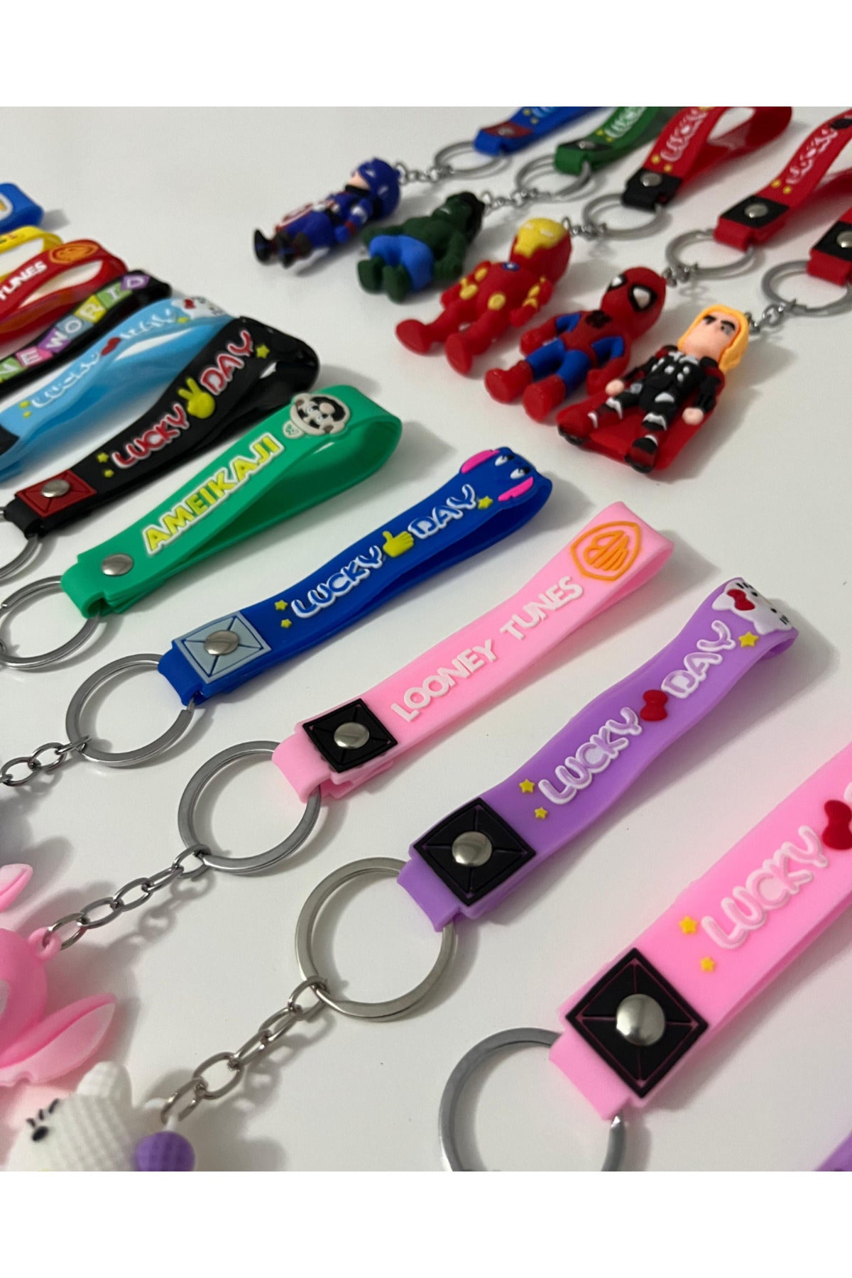 5 Adet Çeşitli 3D Anahtarlık Micky Pikaçu Hello Kitty Basketbolcu Mario Figür Karışık Gönderilir - 3