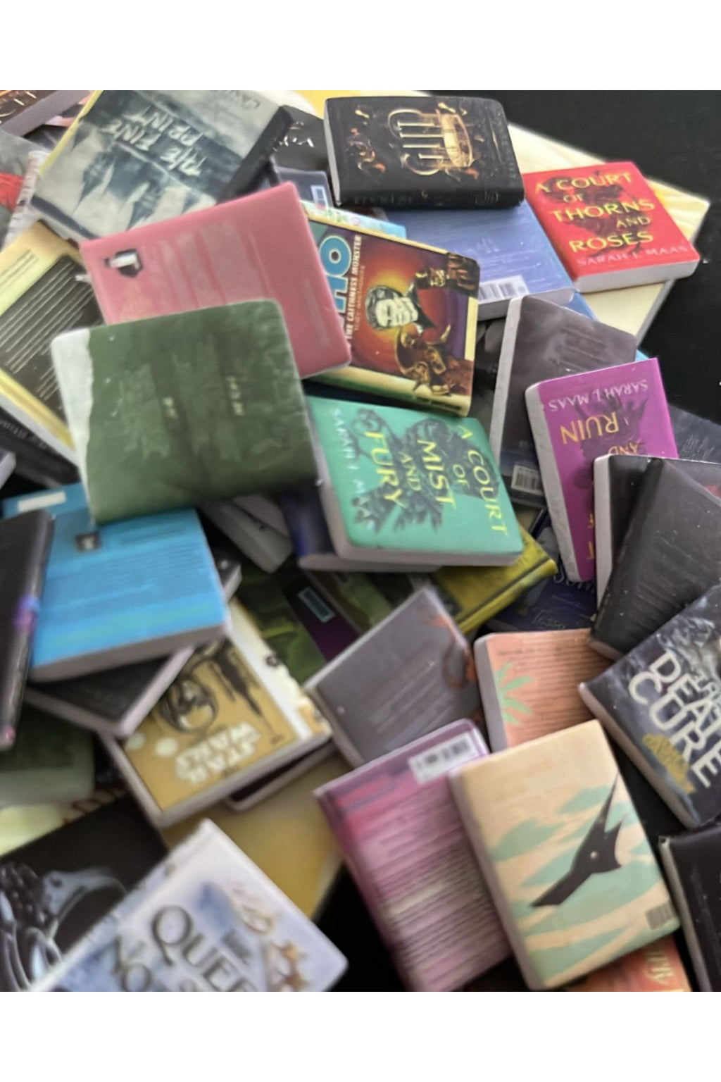 5 Adet Mini Kitap Anahtarlık Karışık Olarak Gönderilir Hediyelik Süs Çanta Anahtar - 4