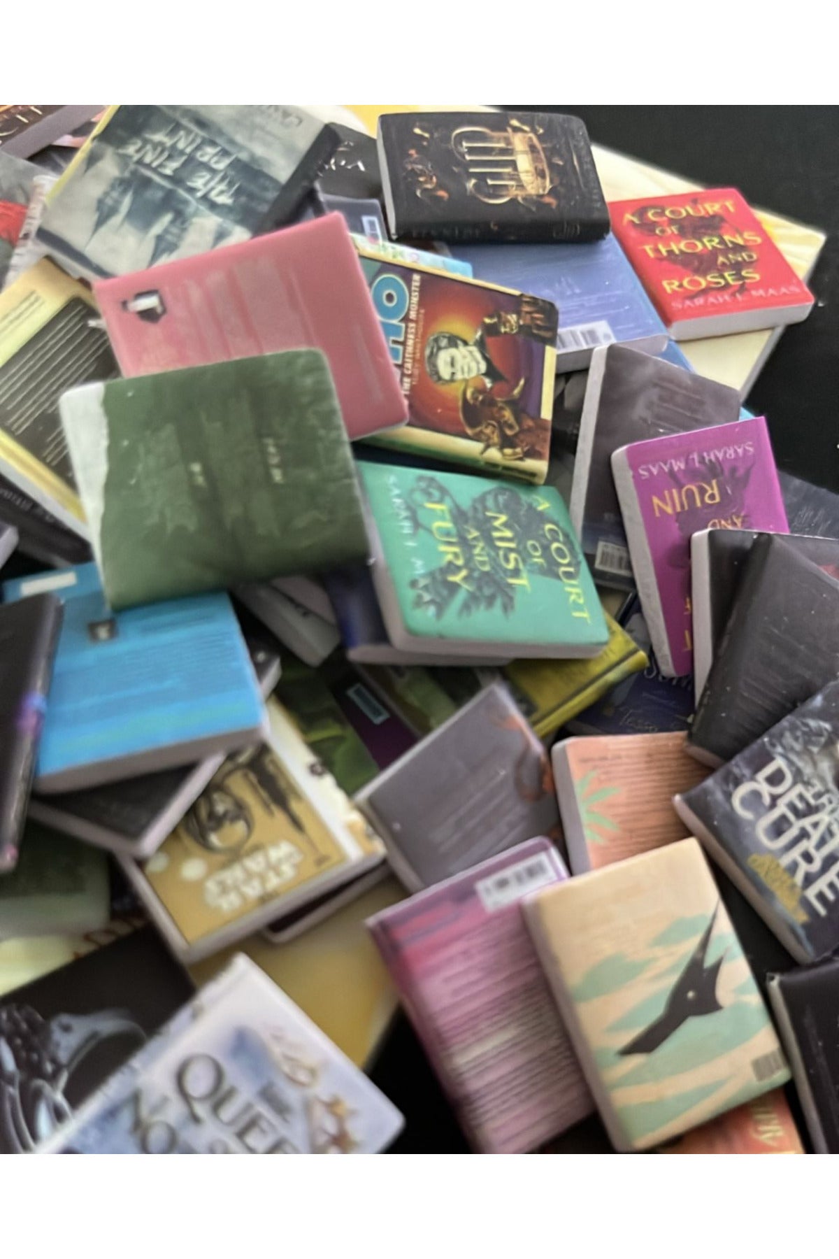5 Adet Mini Kitap Anahtarlık Karışık Olarak Gönderilir Hediyelik Süs Çanta Anahtar - 4