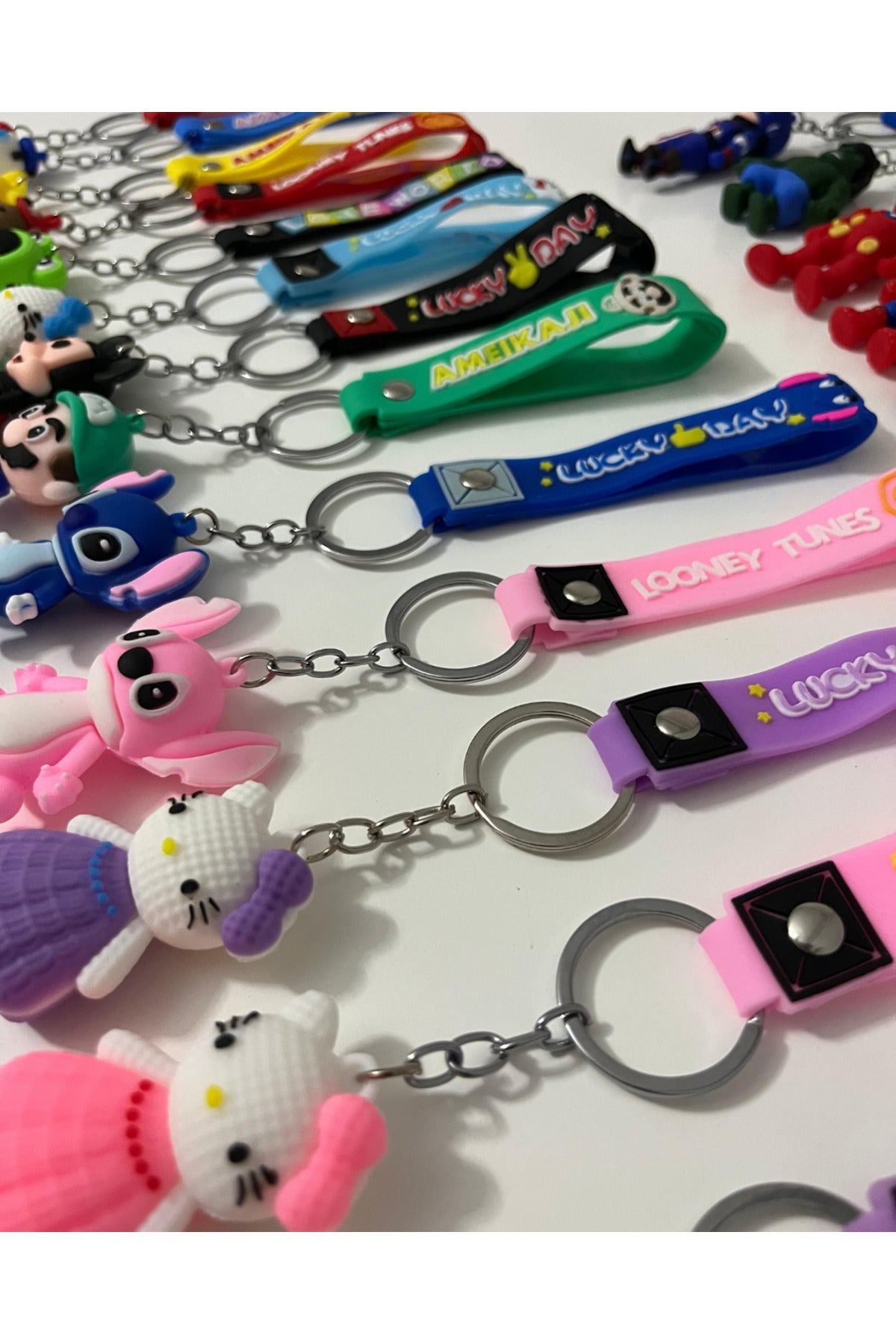 5 Adet Çeşitli 3D Anahtarlık Micky Pikaçu Hello Kitty Basketbolcu Mario Figür Karışık Gönderilir - 2