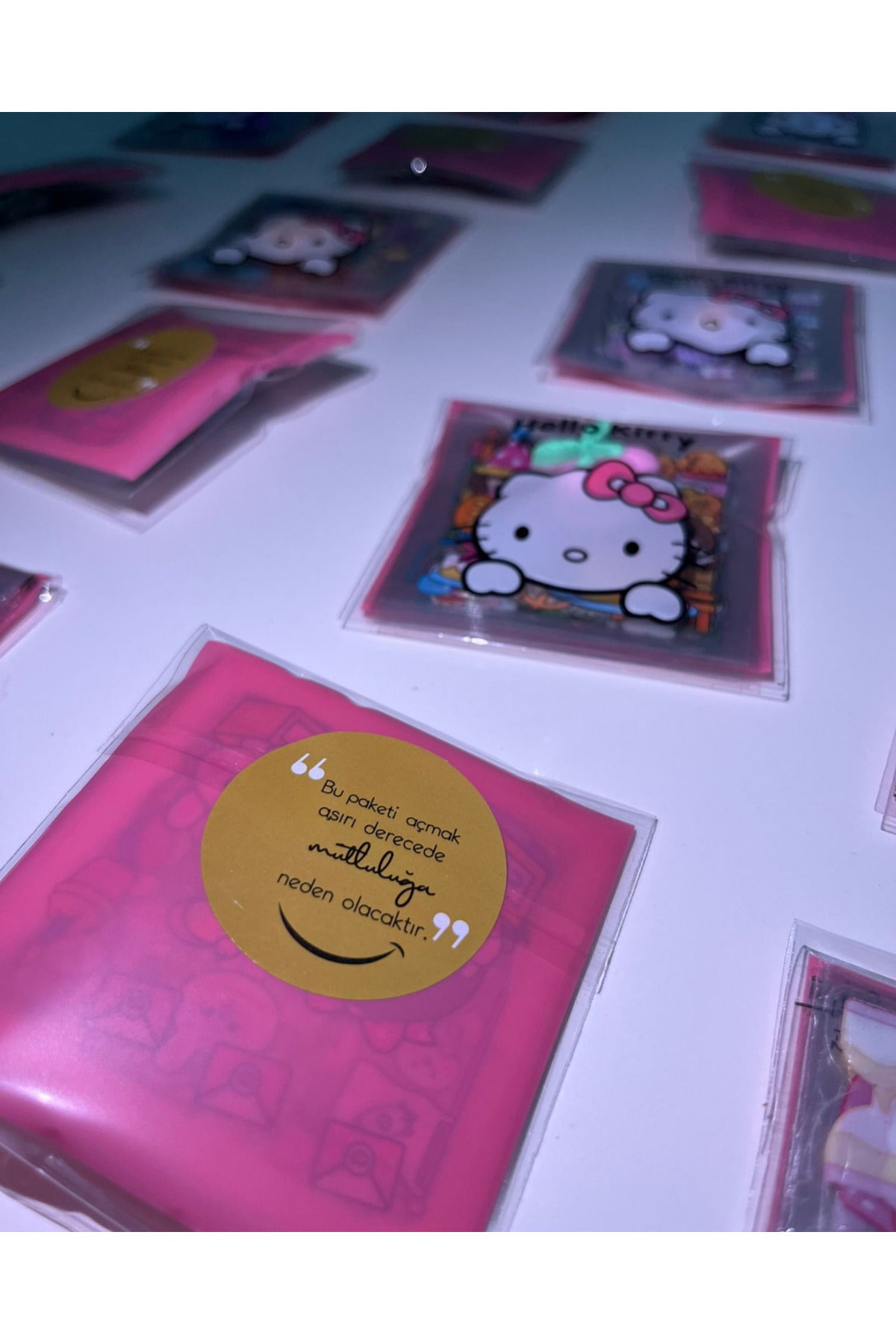 20 Adet Kare Sticker Set Karışık Şekilli Hello Kitty Kuromi Sanrio Poşetli Mini Bant Hediyeli - 5