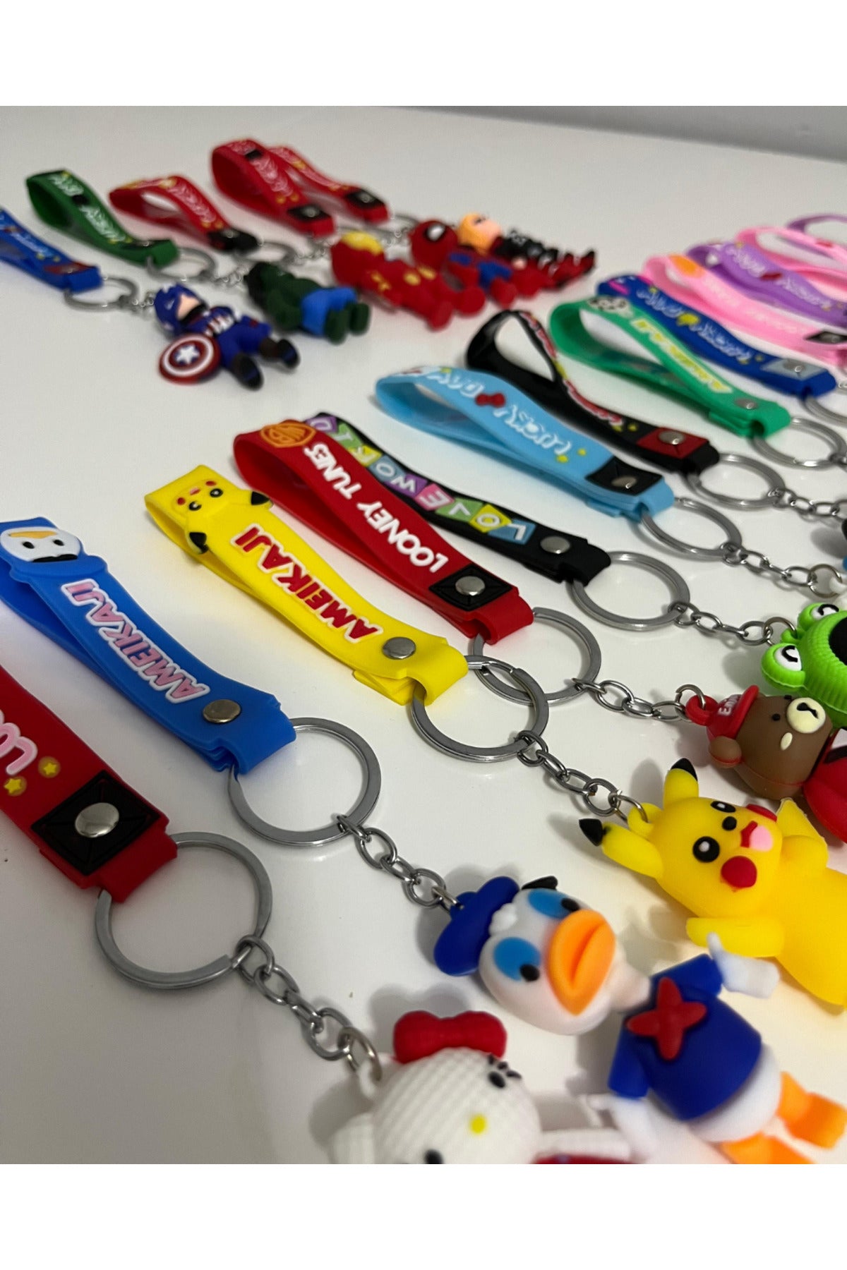 5 Adet Çeşitli 3D Anahtarlık Micky Pikaçu Hello Kitty Basketbolcu Mario Figür Karışık Gönderilir - 4