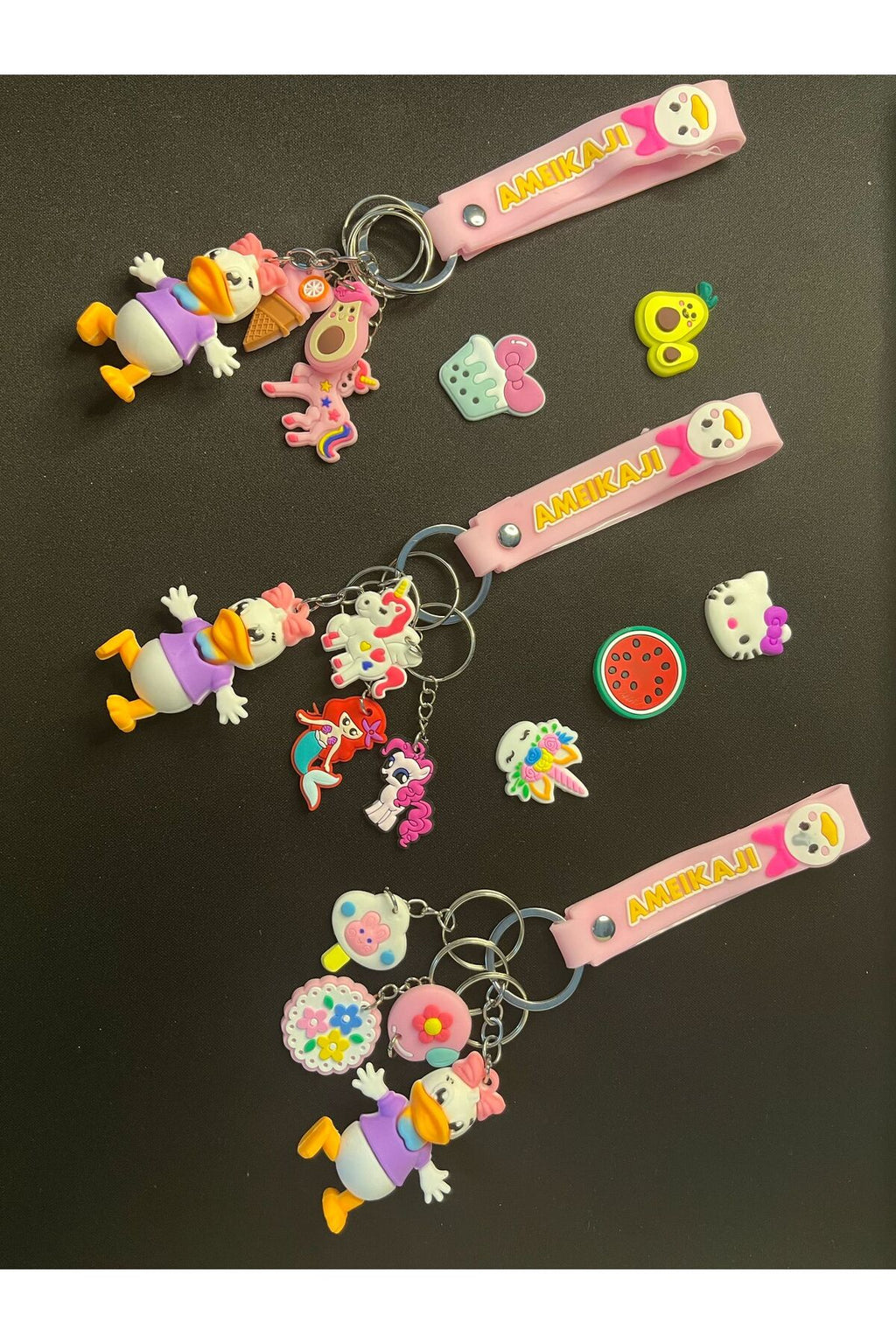Daisy Duck 3D Renkli Anahtarlık Charm Set 1 Adet 3D + 3 Adet Mini Anahtarlıkla Gelir - 2
