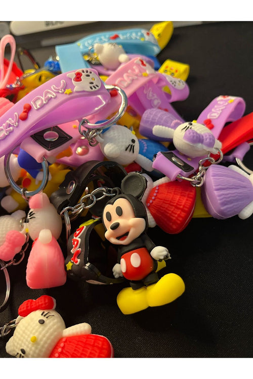 4 Adet Karışık 3d Anahtarlık Karışık Gönderilir Micky Pikaçu Hello Kitty Basketbolcu Mario