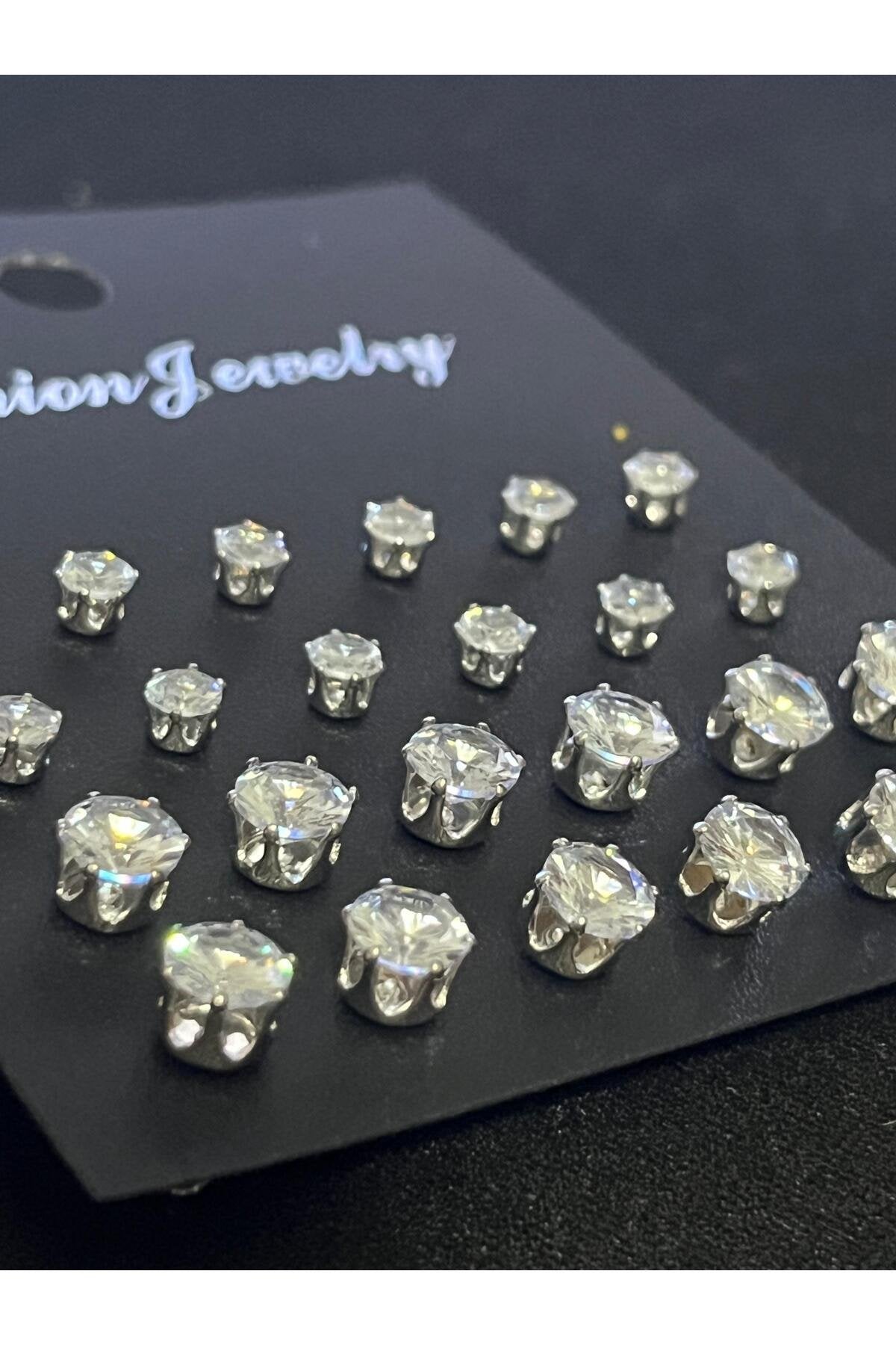 12 Adet Farklı Boylarda Gümüş Taşlı Küpe Seti